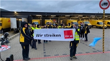Auch in Zeven legten am Freitag rund 35 Beschäftigte die Arbeit nieder. Beamte dürfen übrigens nicht streiken.