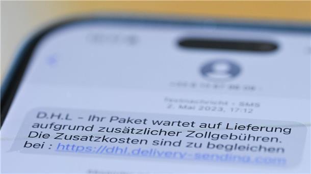 Junge Onliner tappen oft in Phishing-Fallen Auch jüngere Onliner fallen vergleichsweise leicht auf Betrugsmaschen im Netz herein. (Archivbild)