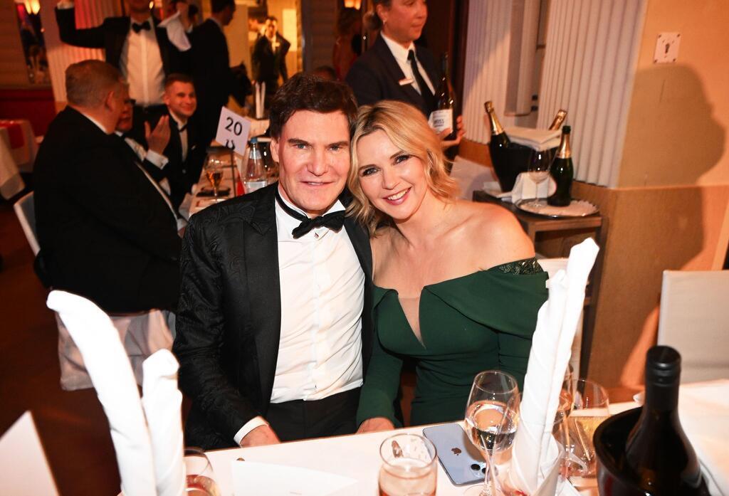 „Endlich wieder Filmball“: Promis feiern Kinojahr in München Auch unter den Gästen: Carsten Maschmeyer und Veronica Ferres.