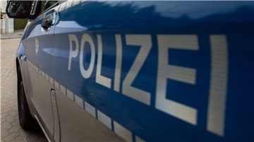 Auch vor der Polizei machten die aufgebrachten Gäste der Firmenfeier keinen Halt: Sie attackierten die Beamten.