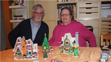 Auch weihnachtliche Lego-Bauwerke fehlen nicht in der umfangreichen Sammlung von Meike und Arno Döscher.