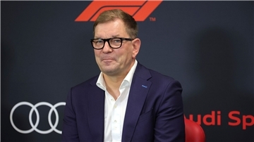 Audi-Chef Markus Duesmann zeigt sich offen für autofreie Tage und Tempolimits.