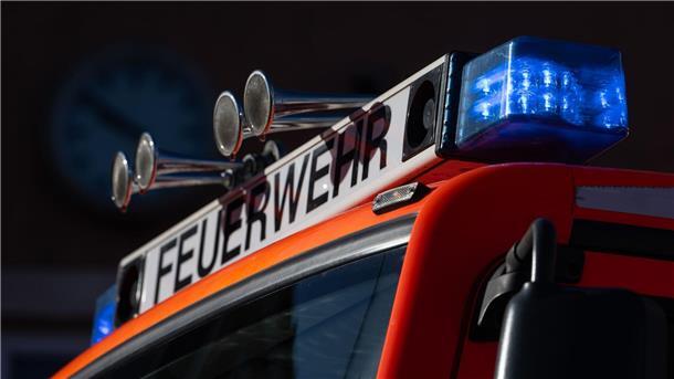 Auf dem Außengelände eines Entsorgungsunternehmens für Elektro-Schrott im Landkreis Goslar ist ein Brand ausgebrochen. (Symbolbild)