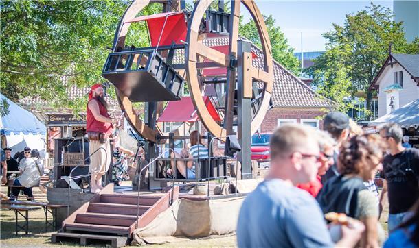 Auf dem ersten Blick nicht gleich zu erkennen: ein Kinderkarussell im Freibeuter...