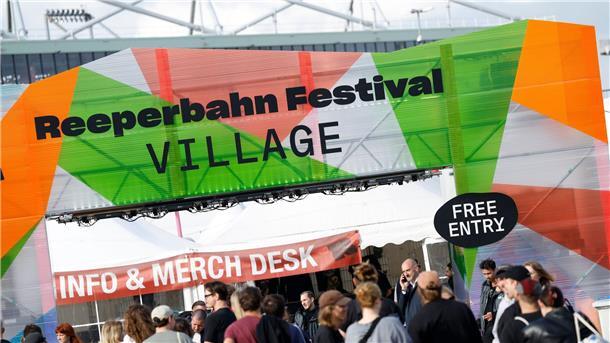Überraschungen und Talente: Reeperbahn-Festival ist zu Ende Auf dem Festival werden auch Preise an die besten Nachwuchs-Acts vergeben. In diesem Jahr standen sechs Musikerinnen und Musiker beziehungsweise Bands zur Auswahl.