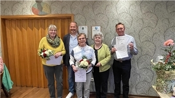 Auf dem Foto ist von links: Herta Bellmer, Vors. Florian Donner, Annegret Ruschenbaum, stell. Präsidentin Dr. Renate Rohde und Heinz RuschenbaumNicht auf dem Foto: Frau Oldenstädt wurde aus gesundheitlichen Gründen die Ehrung überbracht.