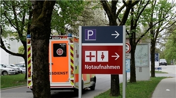 Auf dem Gelände des Inn-Salzach-Klinikums Gabersee in Wasserburg am Inn ist ein Arzt getötet worden.