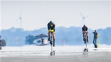 Auf dem Gelände des Marinefliegergeschwaders 3 in Nordholz findet das Bike Navy-Radrennen statt.