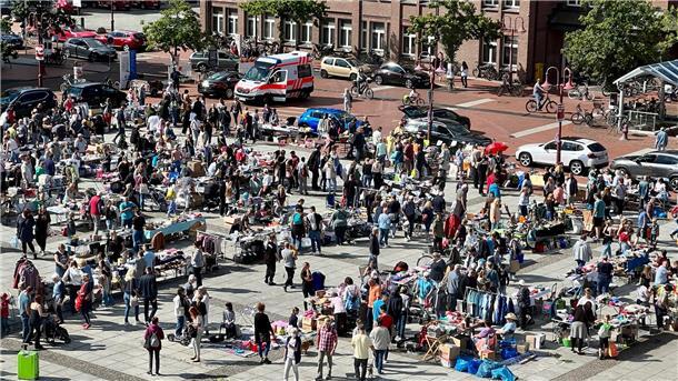 Auf dem Marktplatz (Foto) war am Sonntag einiges los. Auch auf dem benachbarten Jahnplatz gab es Verkaufsstände.