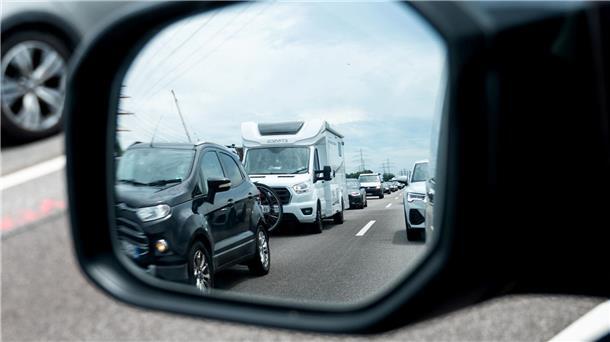 Auf den Straßen in Niedersachsen wird es voll.