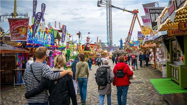 Auf der Bürgerweide findet der 988. Freimarkt statt.