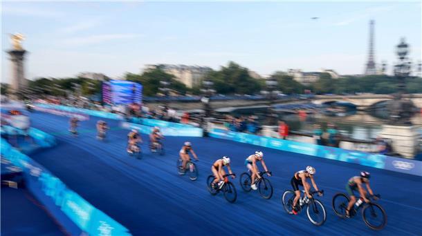 Schlägerei im Wasser, Stürze vom Rad: Triathleten enttäuscht Auf der Radstrecke platzten die deutschen Medaillenträume