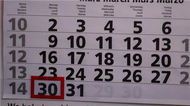 Auf einem Kalender ist der 30. eines Monats markiert. Fast geschafft...