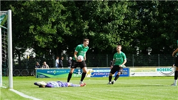 Auf Tore von Fynn-Niklas Klaus (mit Ball) - wie hier beim 3:2-Sieg gegen Schneverdingen - hofft der FC HU in Lindwedel-Hope.