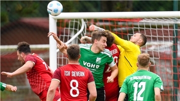 Auf Torwart Niklas Führer konnten sich die Sieverner auch am ersten Spieltag der Bezirksliga verlassen