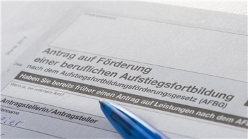 Aufstiegs-Bafög: 865 Millionen Euro gab der Staat in Form von Zuschüssen, bei rund 162 Millionen Euro handelte es sich um bewilligte Darlehen.