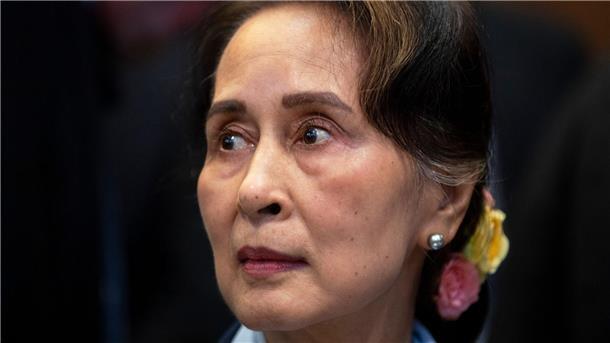 Aung San Suu Kyi, aufgenommen im Dezember 2019. Zum Zeichen ihrer Unterstützung haben in Myanmar zahlreiche Menschen für die entmachtete Regierungschefin demonstriert.