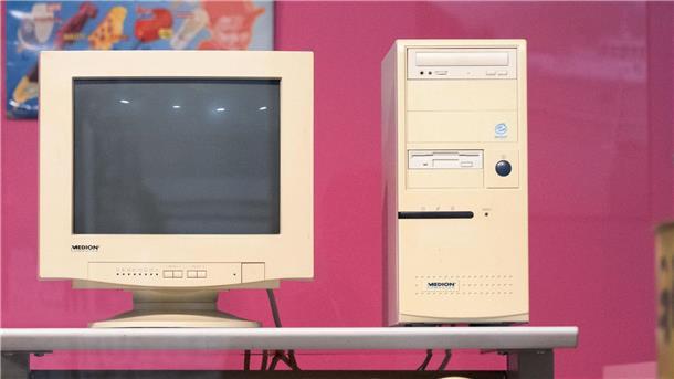 Aldi-PC kommt ins Haus der Geschichte Aus dem Discounter ins Museum: Der Tower-PC von Aldi.