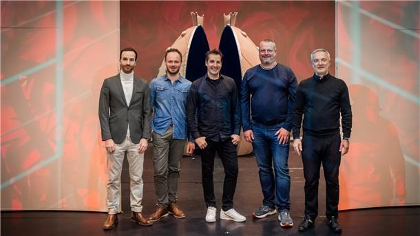 Kapellmeister Davide Perniceni (v. l.), Dramaturg Markus Tatzig, Ballettchef Alfonso Palencia, Videokünstler Rasmus Freese und Ausstatter Dorin Gal