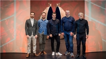 Kapellmeister Davide Perniceni (v. l.), Dramaturg Markus Tatzig, Ballettchef Alfonso Palencia, Videokünstler Rasmus Freese und Ausstatter Dorin Gal