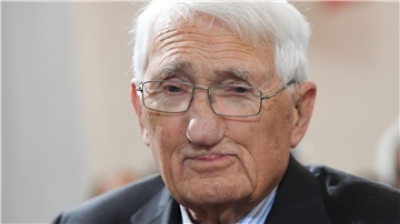 „Aus der Perspektive eines Sieges um jeden Preis hat die Qualitätssteigerung unserer Waffenlieferungen eine Eigendynamik entwickelt“, sagt der Soziologe und Philosoph Jürgen Habermas.