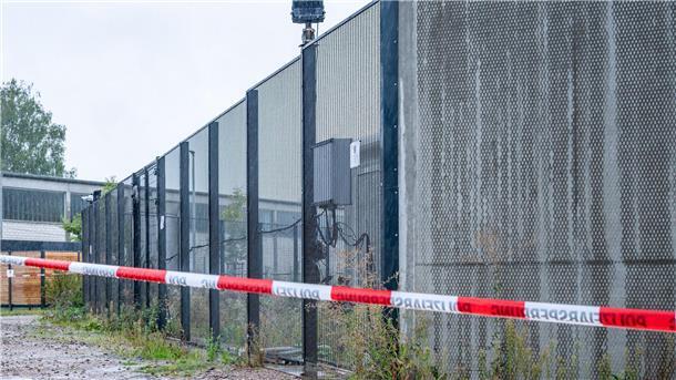 Zweiter Straftäter aus Bayern in Österreich gefasst Aus dieser Klinik in Straubing flohen die vier Straftäter. Ein zweiter Flüchtiger wurde in Österreich gefasst.