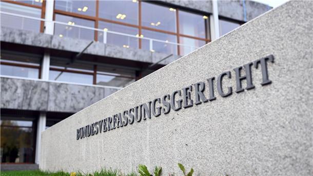 Karlsruhe: Neue Anklage zur selben Tat verfassungswidrig Aussenaufnahme des Bundesverfassungsgerichts.