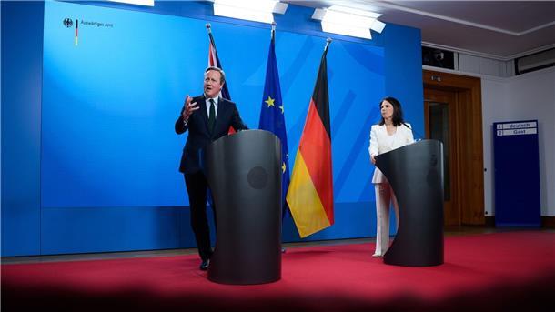 Deutschland und Großbritannien einig gegenüber Moskau Außenministerin Annalena Baerbock traf sich mit ihrem britischen Amtskollegen David Cameron zu Gesprächen in Berlin.