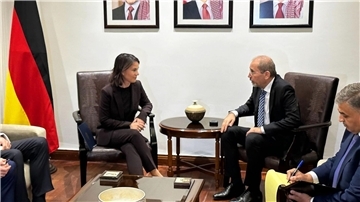 Außenministerin Annalena Baerbock zusammen mit ihrem jordanischen Amtskollegen Aiman al-Safadi in Amman.