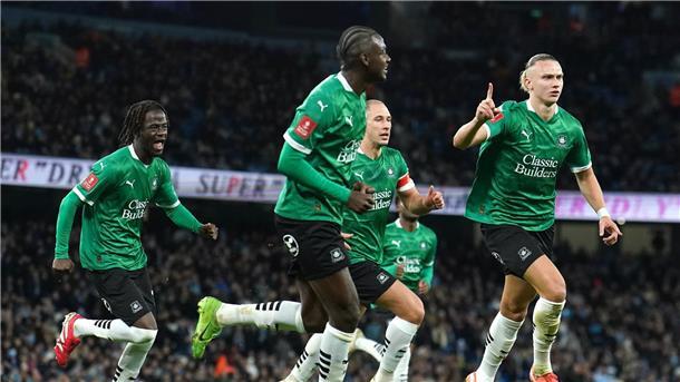 Manchester City vermeidet Blamage gegen Pokalschreck Außenseiter Plymouth ging bei Manchester City zunächst in Führung.