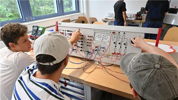 Generation Z und Arbeitsmarkt - Was wollen die Jungen? Auszubildende bei der Deutschen Bahn.