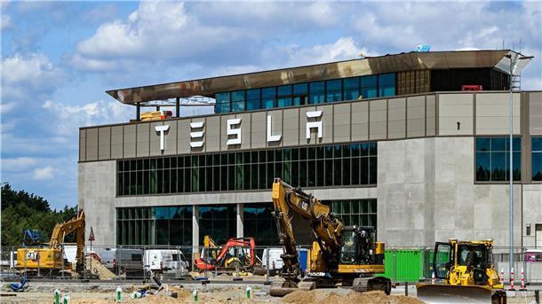 Autobauer Tesla will sein Werk in Grünheide erweitern - Umweltverbände haben Bedenken.
