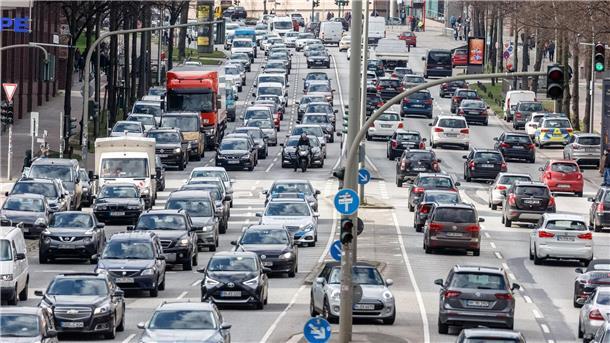 Aufwind für Dieselfahrer: BGH schwenkt um Autos fahren durch die Innenstadt.