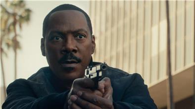 Axel Foley (Eddie Murphy) macht wieder einmal Beverly Hills unsicher.