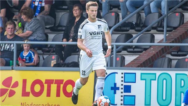Axel France hat bis Sommer beim FC Hagen/Uthlede gekickt und trainiert jetzt die U16 des JFV Staleke. 