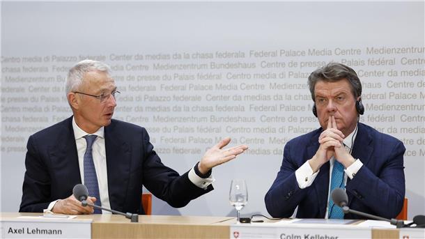 Credit-Suisse-Übernahme: Finanzmärkte stabilisieren sich Axel Lehmann (l), Präsident der Credit Suisse und Colm Kelleher, Präsident der UBS.