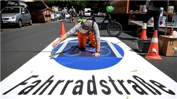 Bald bekommt Loxstedt seine erste Fahrradstraße. Und auf der Bahnhofstraße soll künftig Tempo 30 gelten.