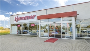 Außenansicht der „Hammer“-Filiale in Nordenham, die zum 30. Juni geschlossen wird.