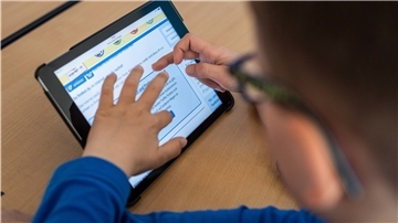 Bald sollen alle Schüler in Bremerhaven und Bremen ein Leih-Tablet bekommen.