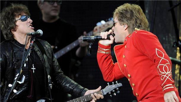 Bald wieder zusammen auf Tour? Jon Bon Jovi (r) und Richie Sambora.