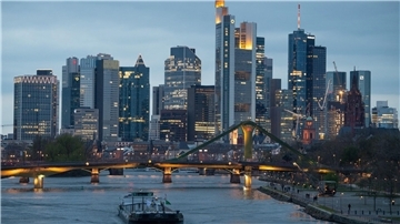 Banken und Sparkassen in Deutschland drehen weiter an der Gebührenschraube.