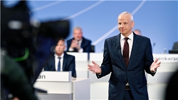 BASF-Vorstandschef stellt den Aktionären die Strategie des Chemiekonzerns vor. 