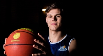 Ein Basketballspieler