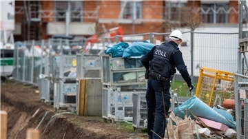 Baustellen sind nach Erfahrungen des Zolls Schwerpunkte für Schwarzarbeit und illegale Beschäftigung. In der Wesermarsch ist die Zahl der ermittelten Fälle im vergangenen Jahr angestiegen. 