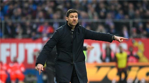 Bayer-Trainer Xabi Alonso wies dem Leverkusener Team den Weg zum Bundesliga-Auswärtsrekord.