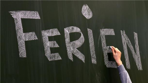 Start in die Sommerferien Bayern beginnt die Sommerferien wie jedes Jahr als Letztes.