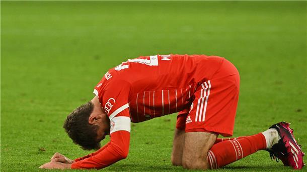 Bayern-Profi Thomas Müller kann es nicht fassen. Sein Klub ist raus aus dem DFB-Pokal.