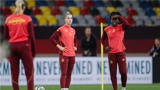 Bayern-Star Giulia Gwinn (M) ist zurück beim DFB, während ihre Vereinskollegin Lena Oberdorf erneut monatelang ausfallen wird.