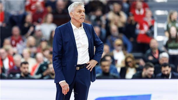 91:85 in Bonn: Bayerns Basketballer erreichen Viertelfinale Bayerns Basketballer mit Coach Gordon Herbert gewinnen im BBL-Pokal in Bonn.