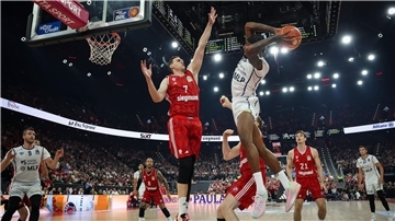 Bayerns Basketballer stehen nach einem deutlichen Erfolg vor dem Einzug ins Playoff-Finale.